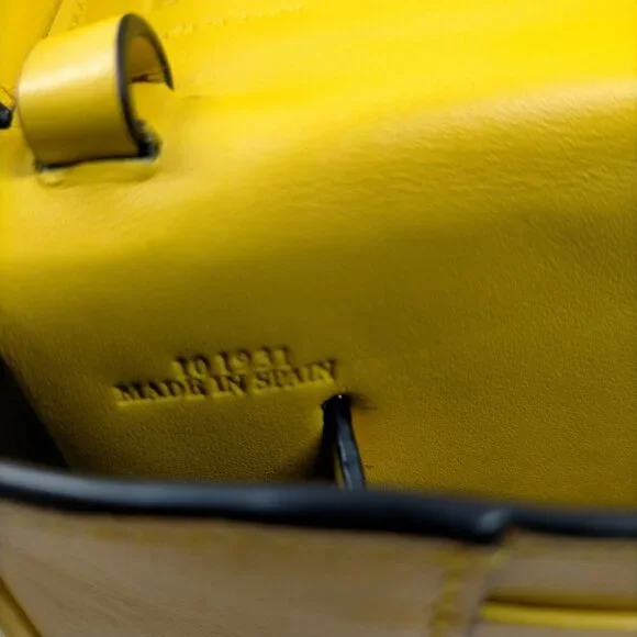 LOEWE Yellow Leather Crossbody Bag mon375-101425